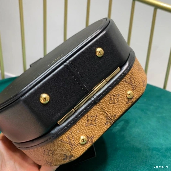 Louis CHAPEAU BOITE PETITE Vuitton 0512